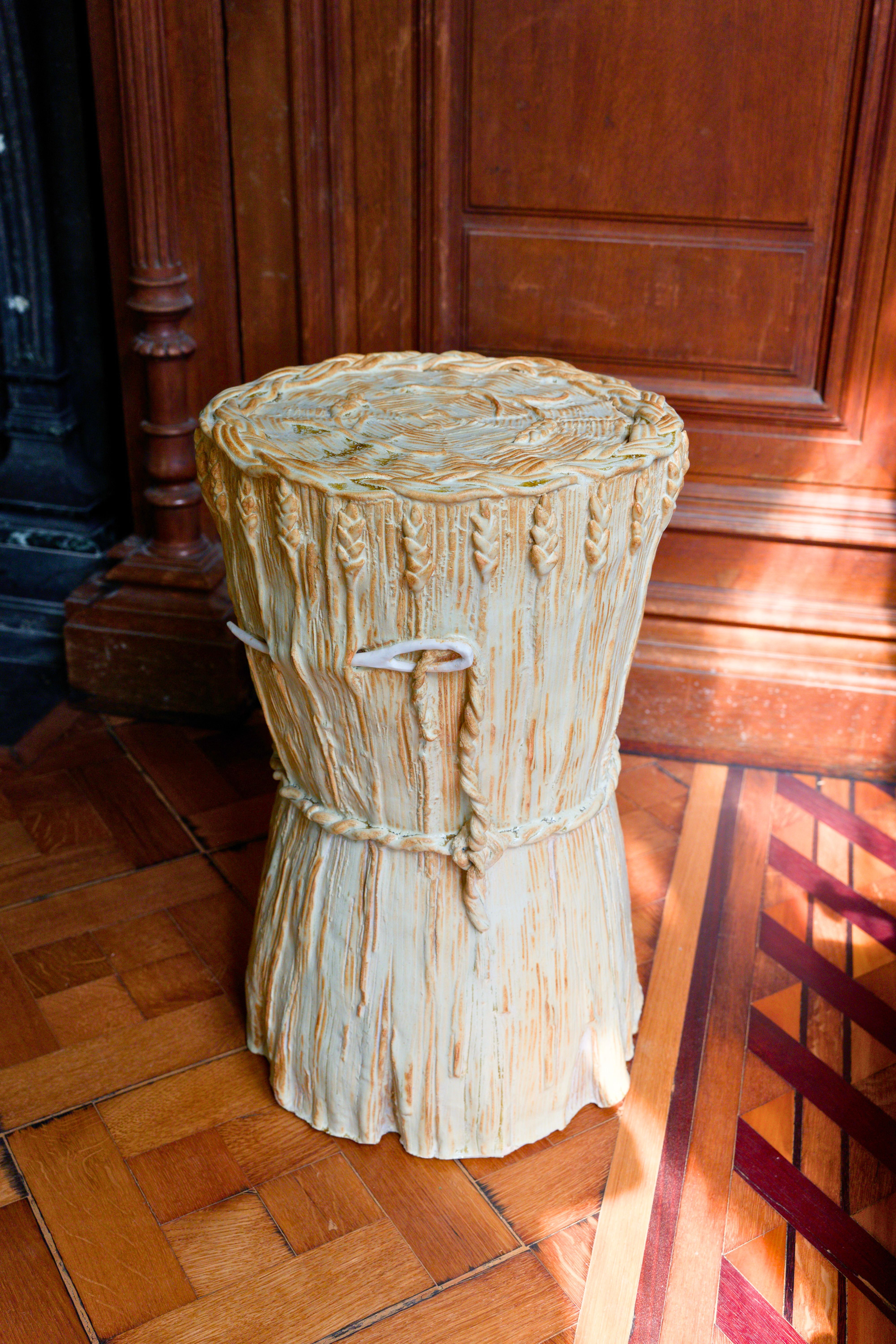 Chair Béatrice Meunier 