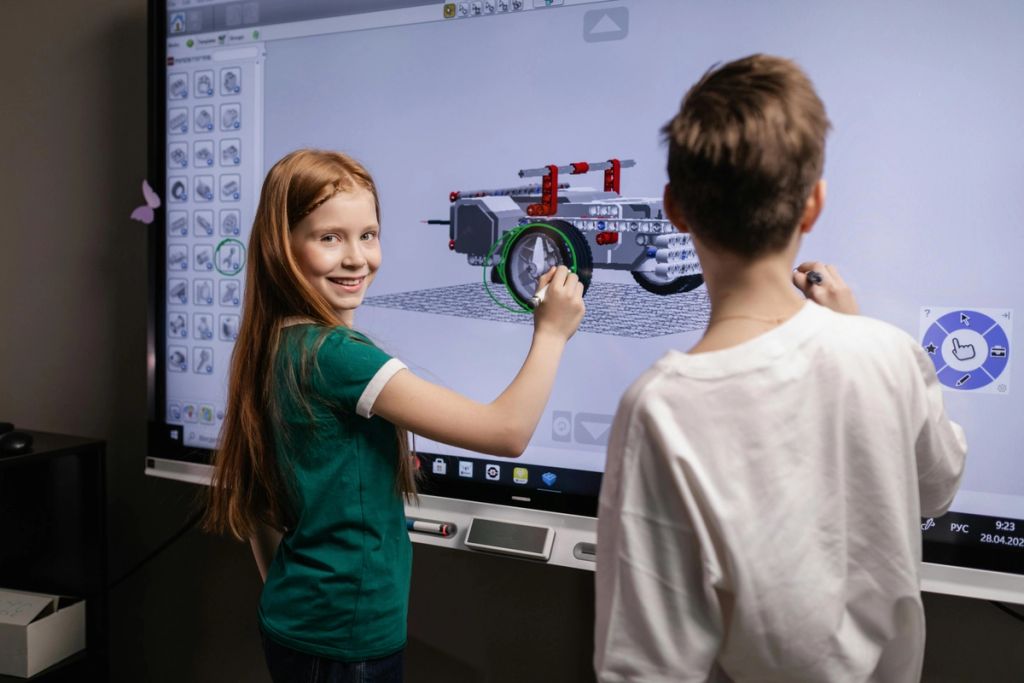  Why STEM & Coding Camps Are a Must for Kids This Summer 