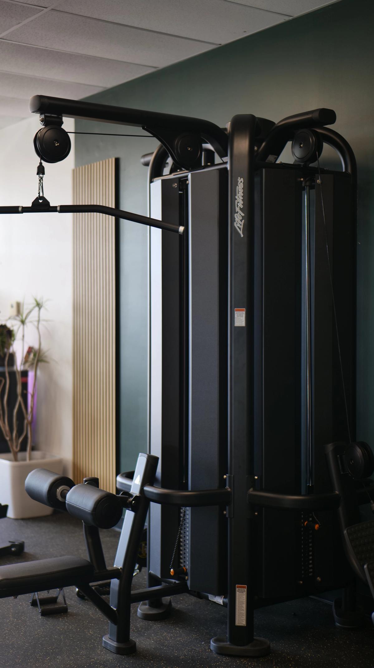 Strength training equipment in the clinic