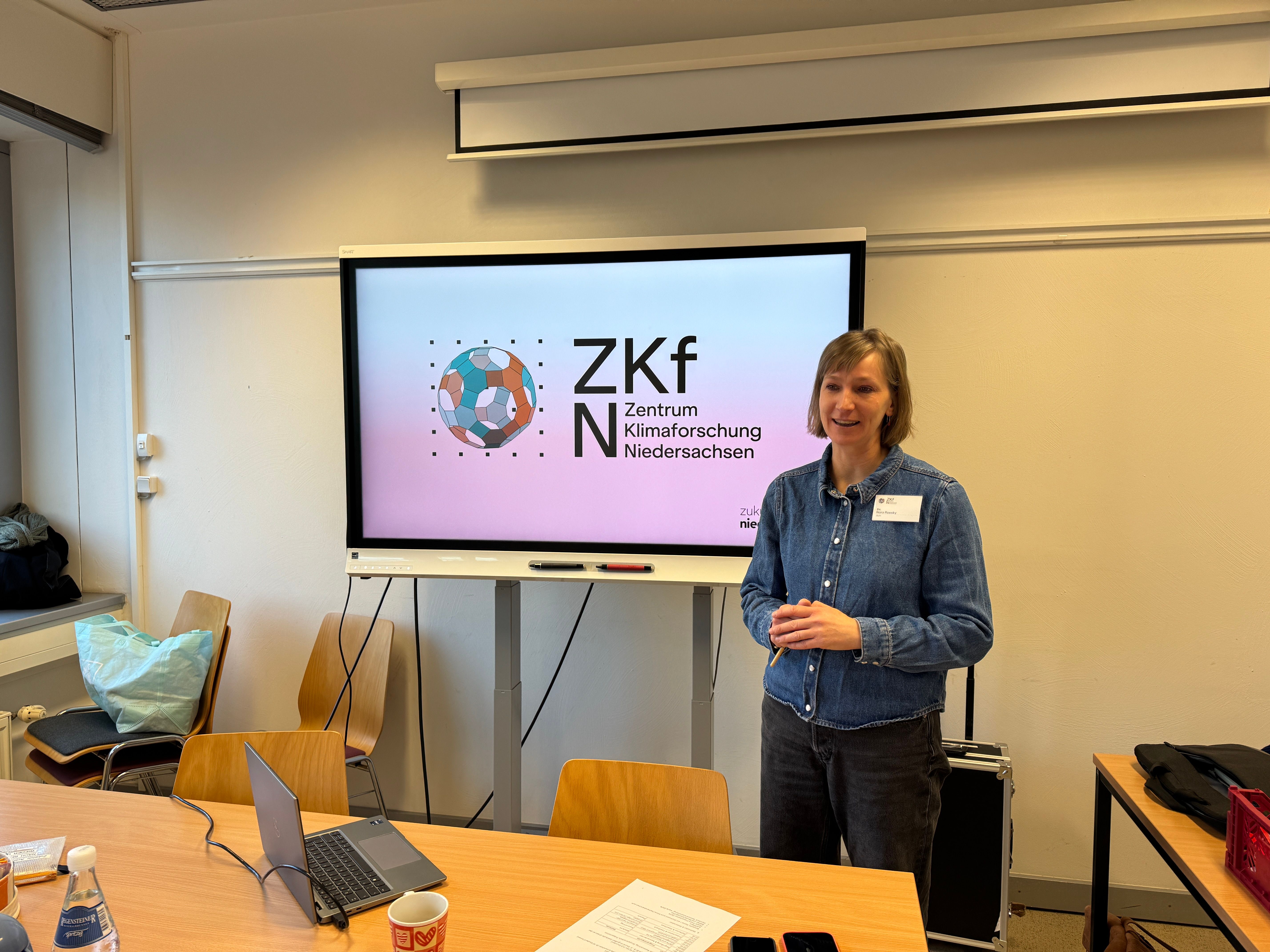 Dr. Nora Roesky stellte den Studierenden das ZKfN vor