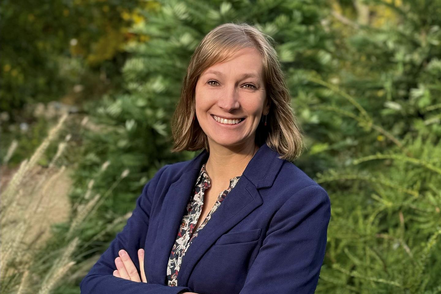 Portrait of Dr. Nora Roesky
