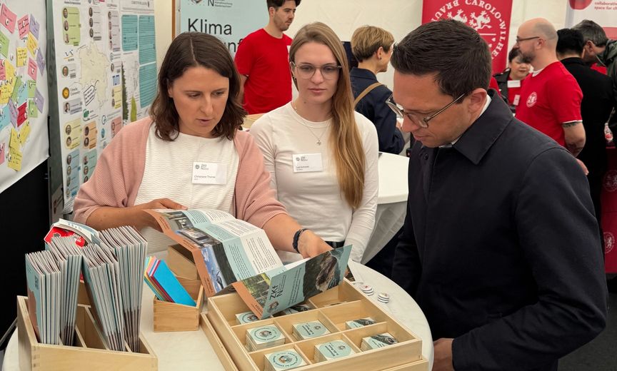 Minister Mohrs besucht den Stand