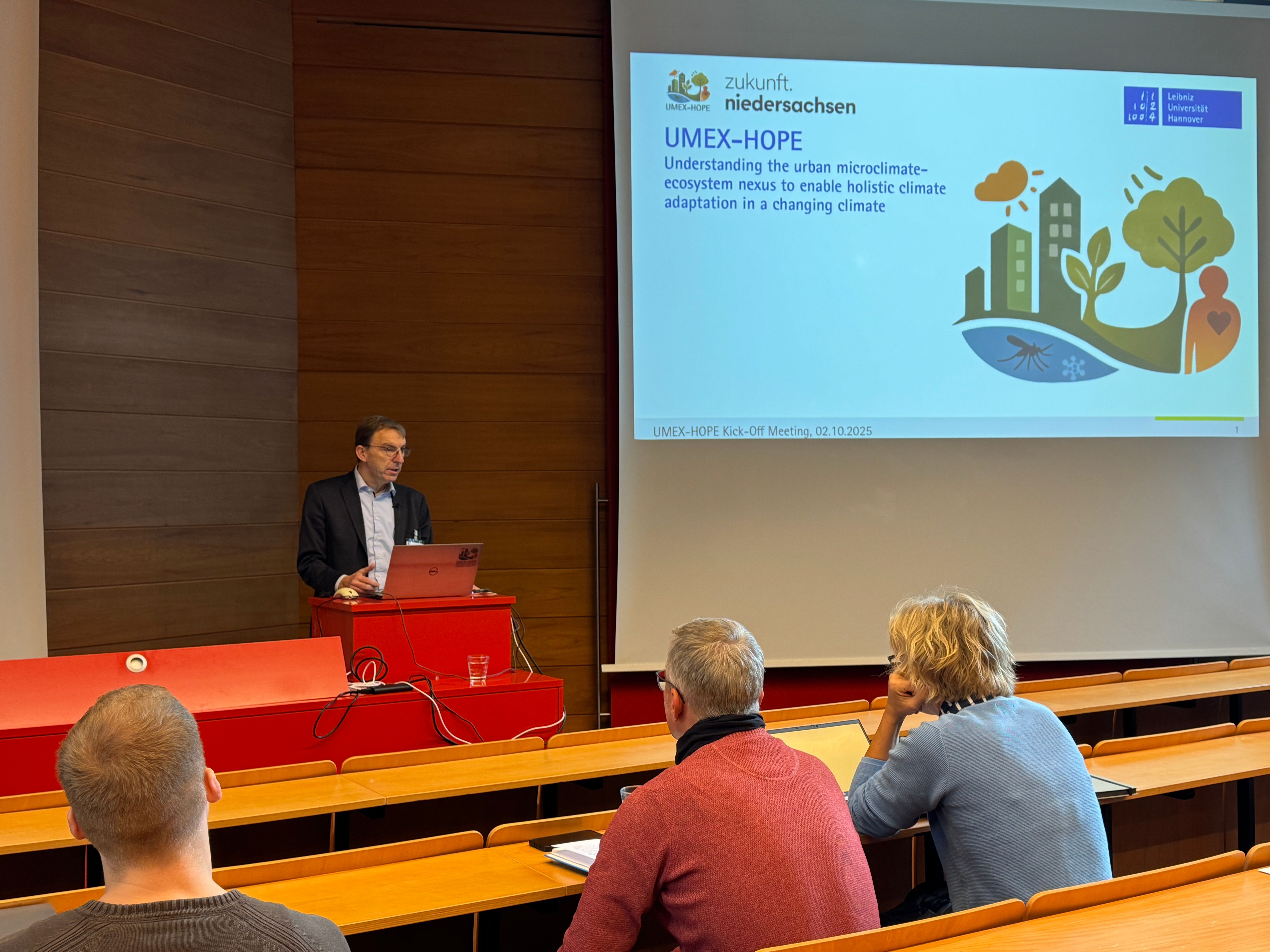 Begrüßung durch Prof. Dr.-Ing. Holger Blume, Vizepräsident für Forschung und Transfer 