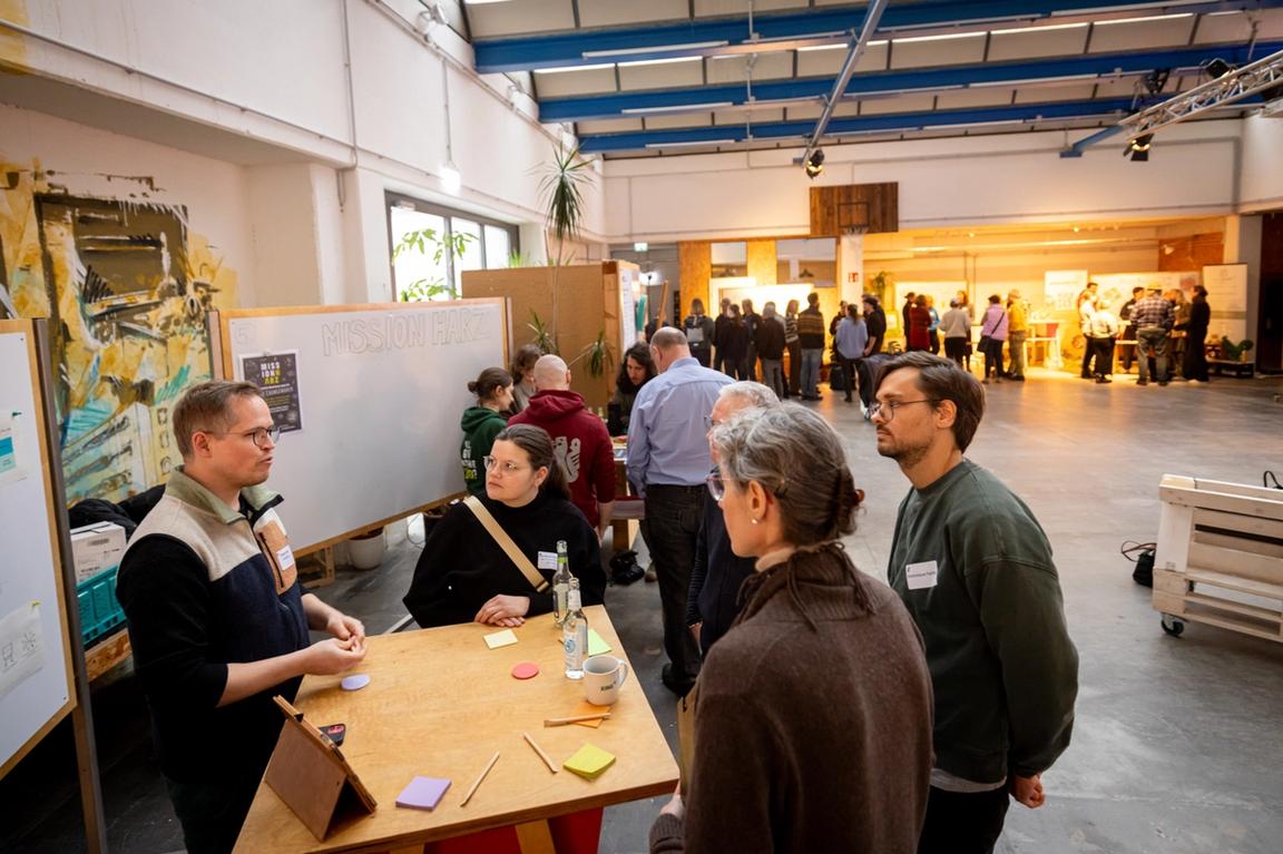 Teilnehmer vernetzen sich.