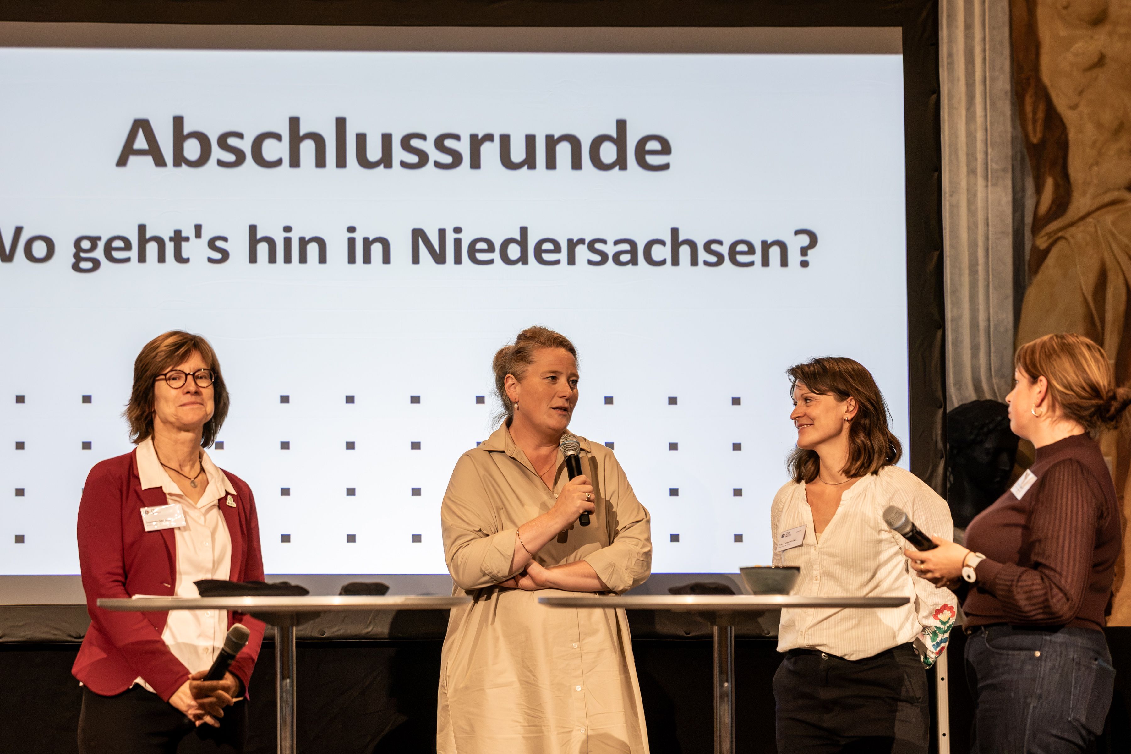 In the closing session, three members of the Lower Saxony Climate Council outline the need for action and their hopes for the state’s climate future.