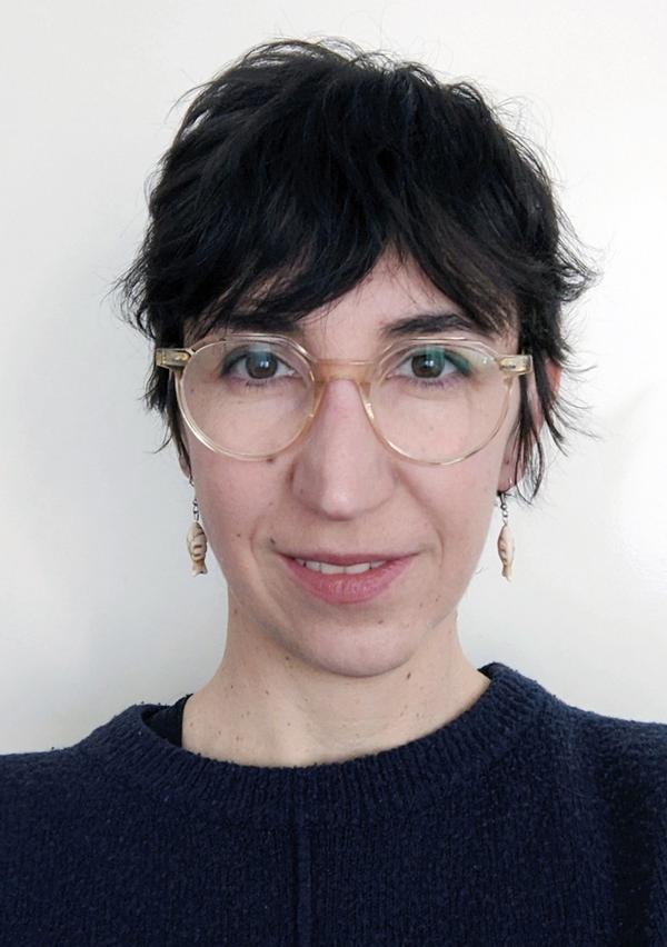 Porträt von Birgit Klötzer, wissenschaftliche Mitarbeiterin bei Gender.Ing an der TU Braunschweig und Mitglied im Klima.Zukunftslabor OPEN_CULTURES