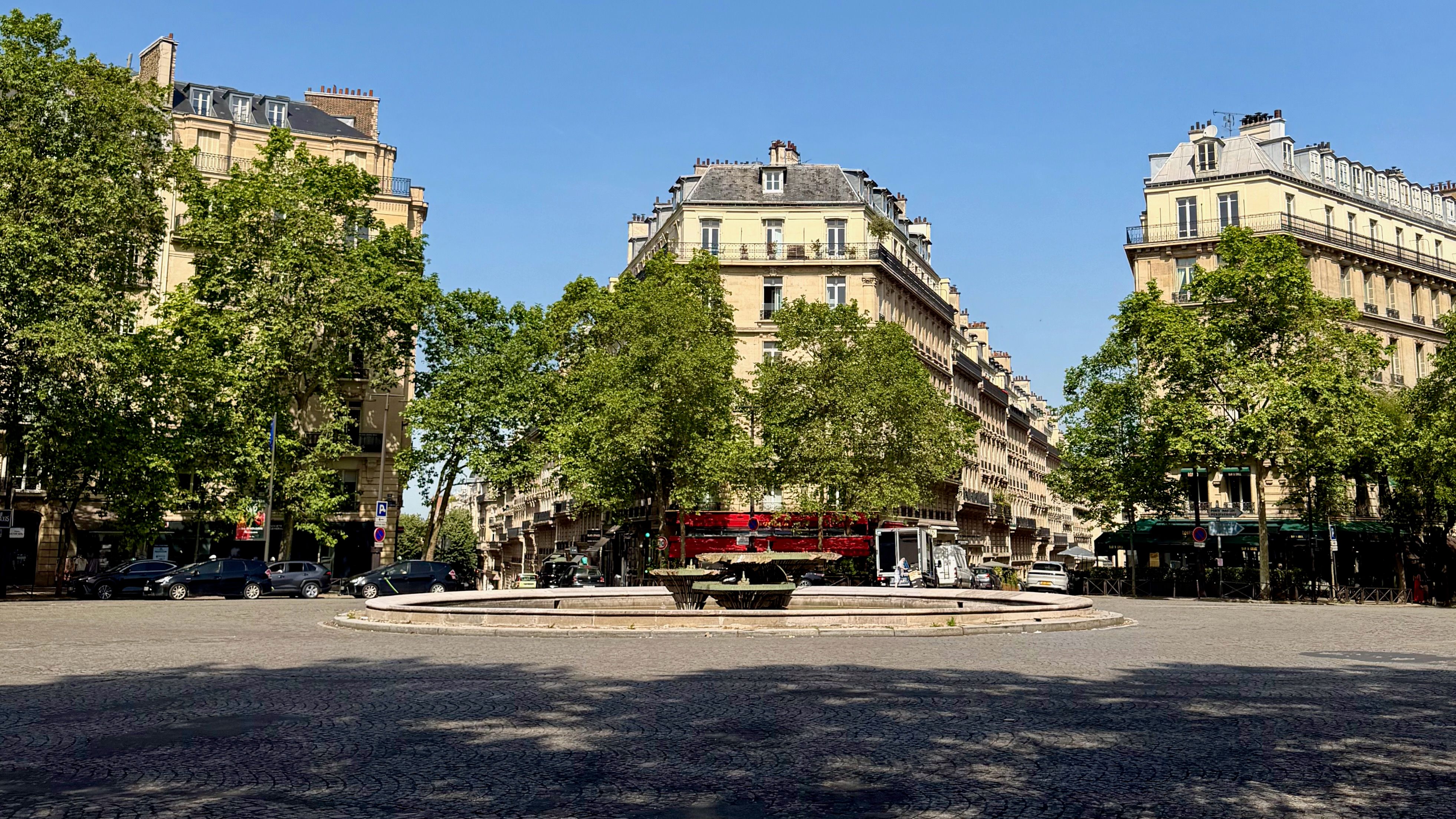 Place Viktor Hugo