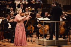 Hilary Hahn (Violine) und Tugan Sokhiev (Dirigent)