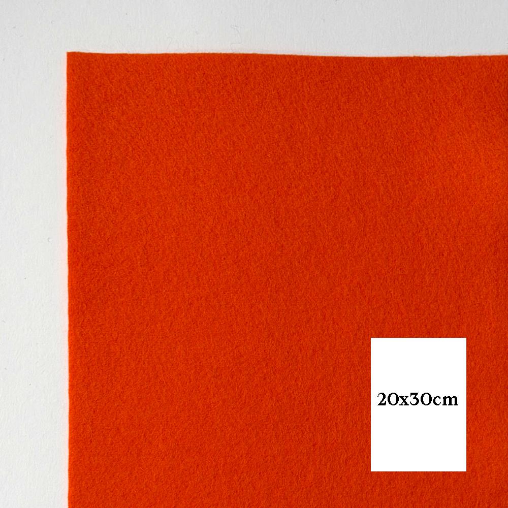 Oransje tova ullfilt i eit rektangulært stykke med teksten 20x30 cm i eit kvitt felt ned til høgre