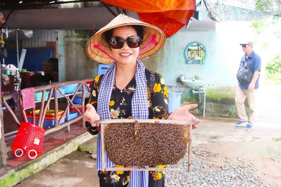 tham quan vườn ong, thưởng thức trà chanh mật ong