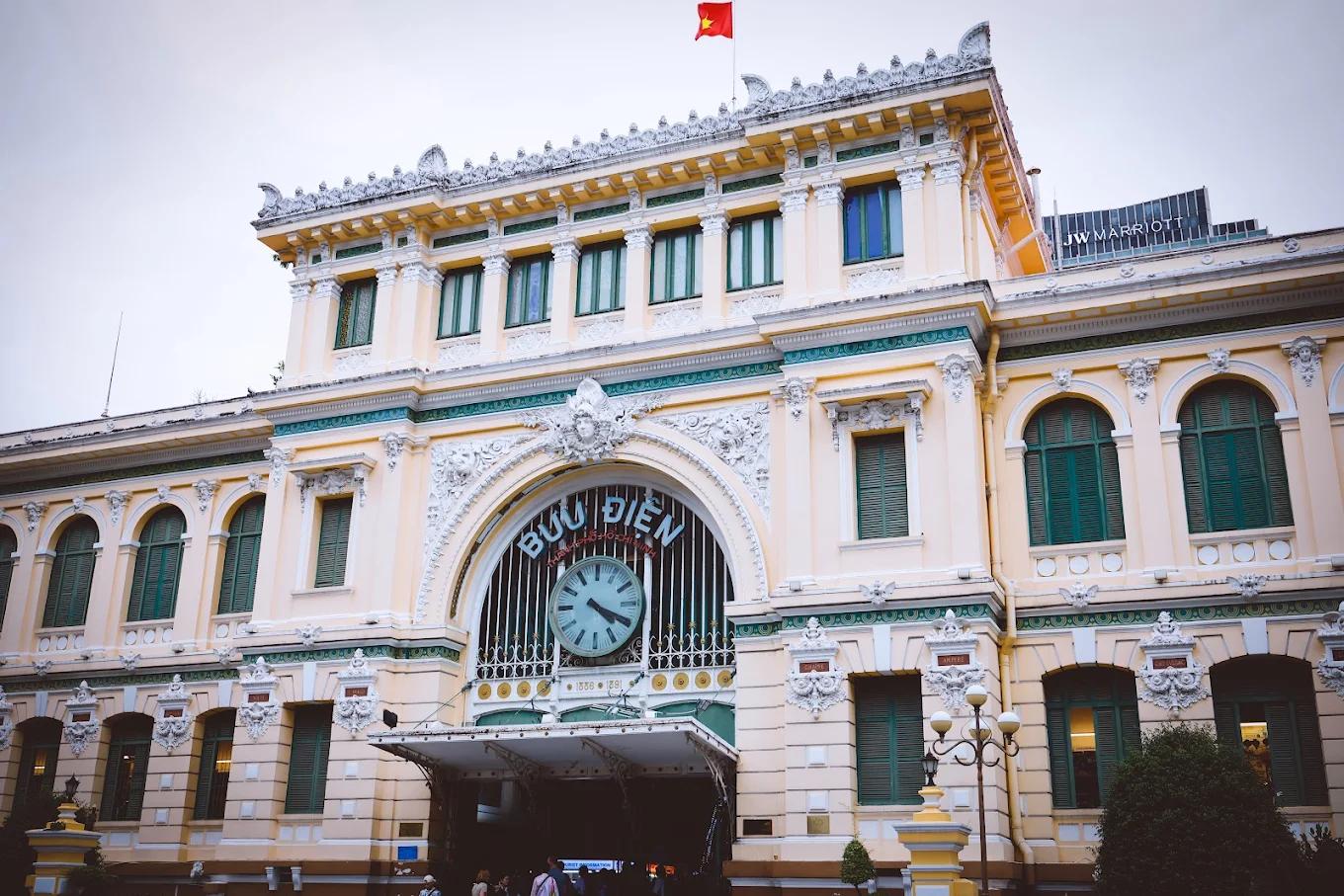 Mặt tiền Bưu điện Trung tâm Sài Gòn