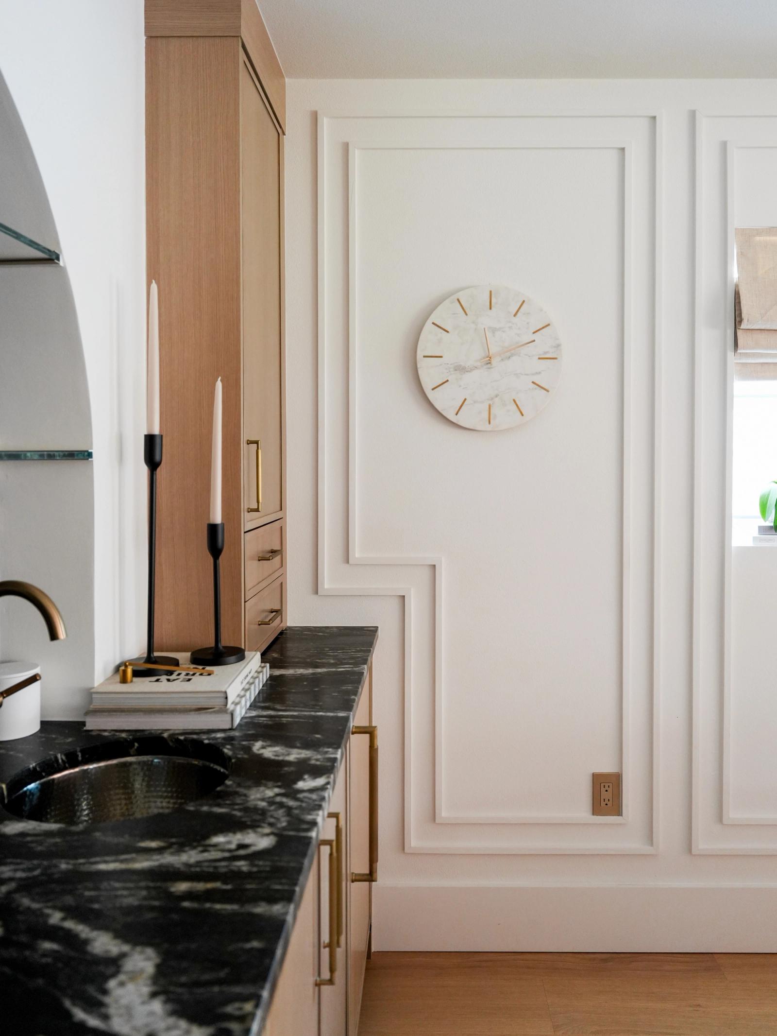 Chic Dining Room/Wet Bar, photo 1