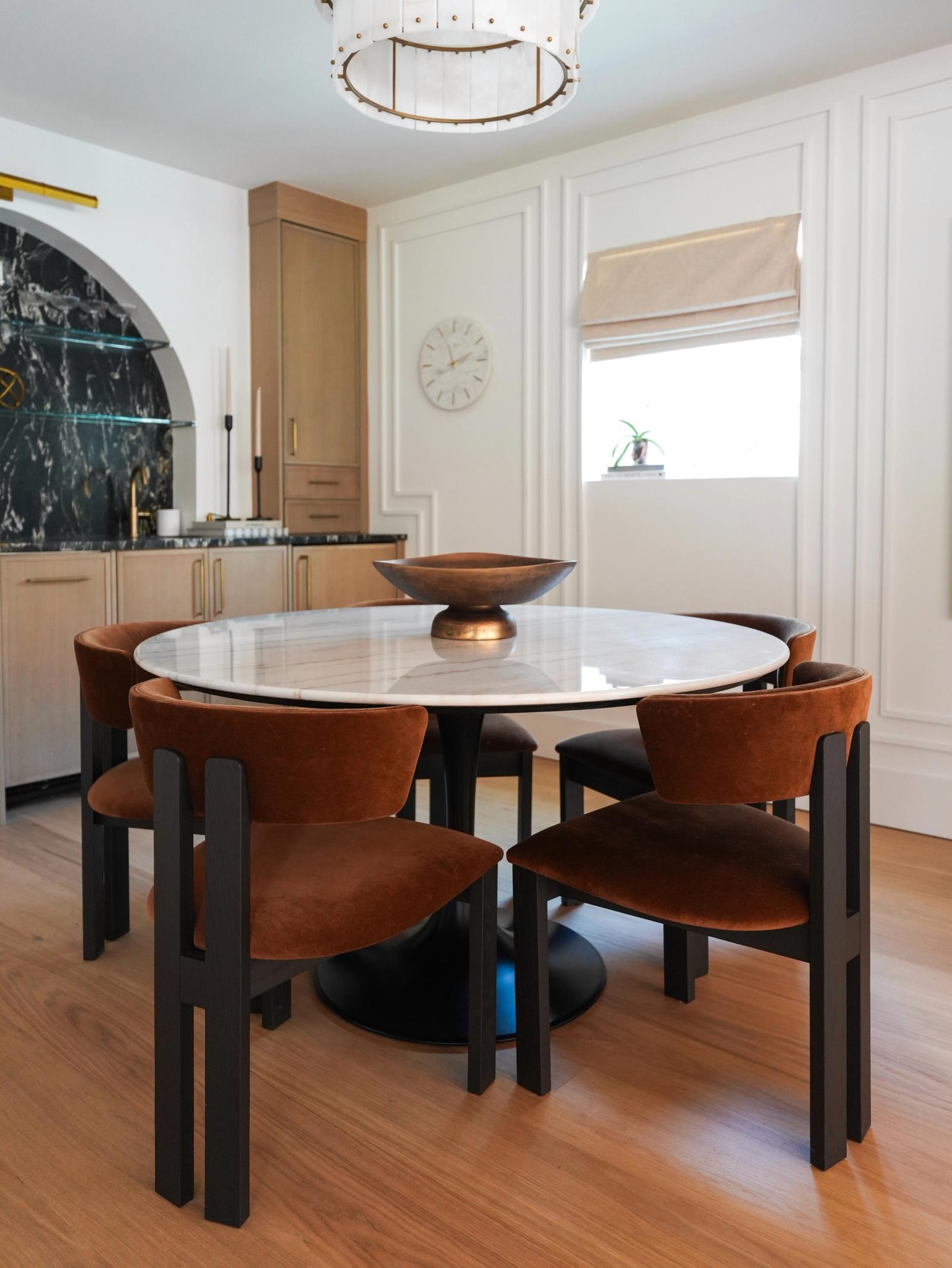 Chic Dining Room/Wet Bar