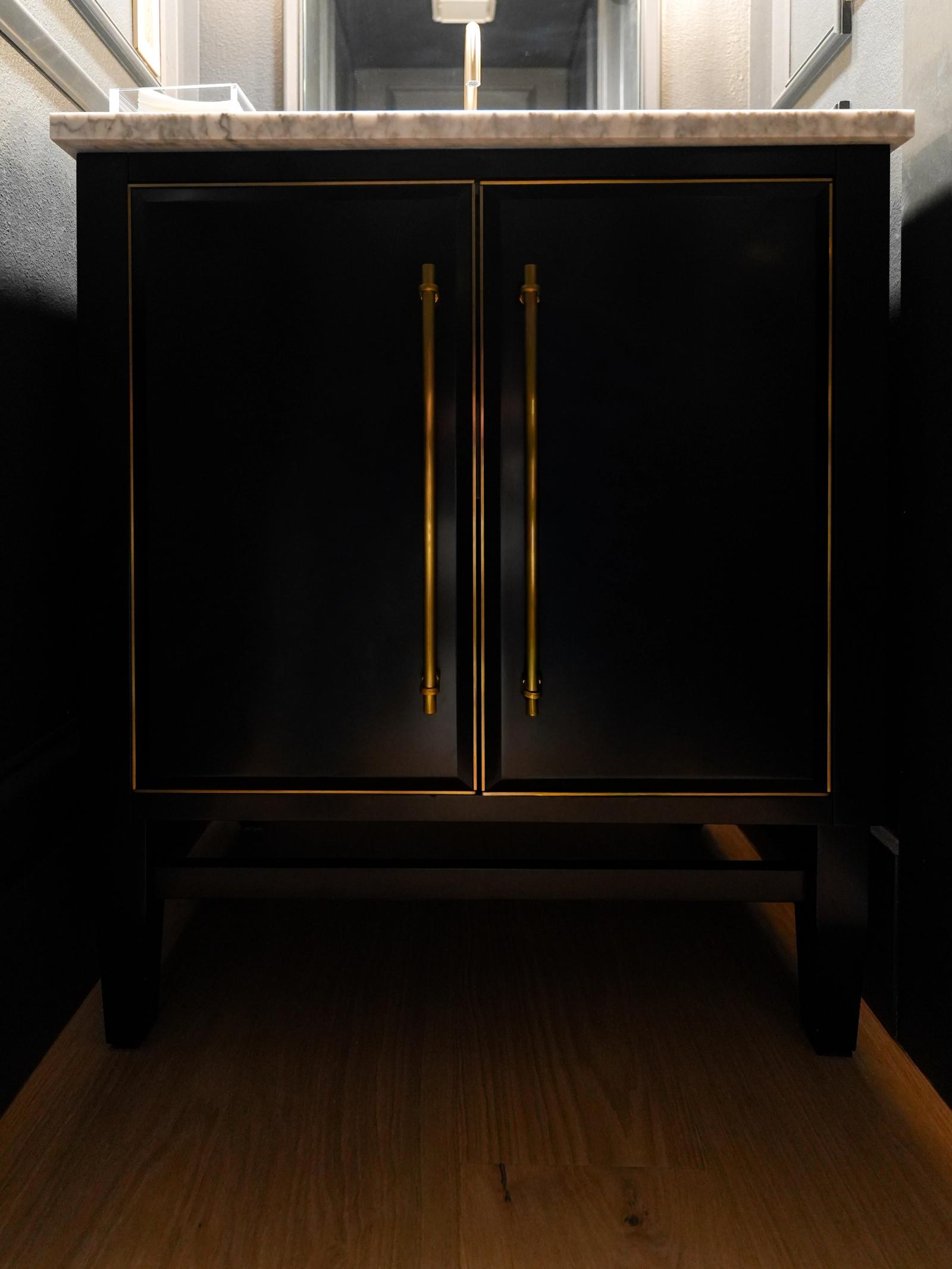 Chic Powder Room, photo 2