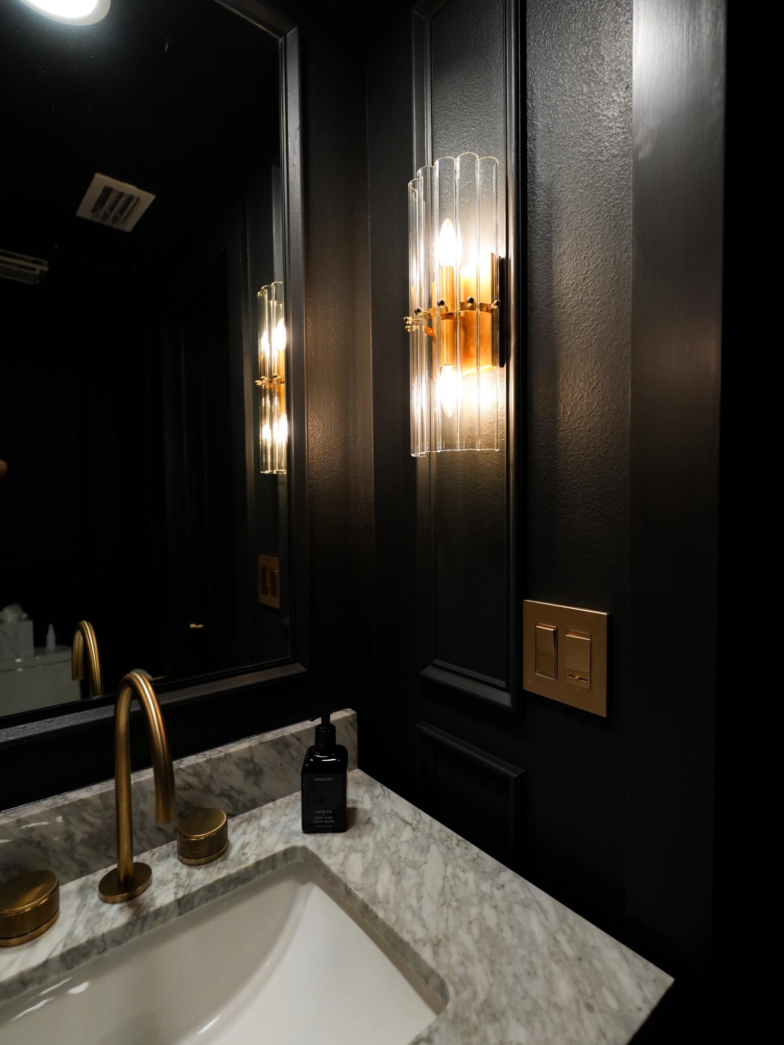 Chic Powder Room, photo 3