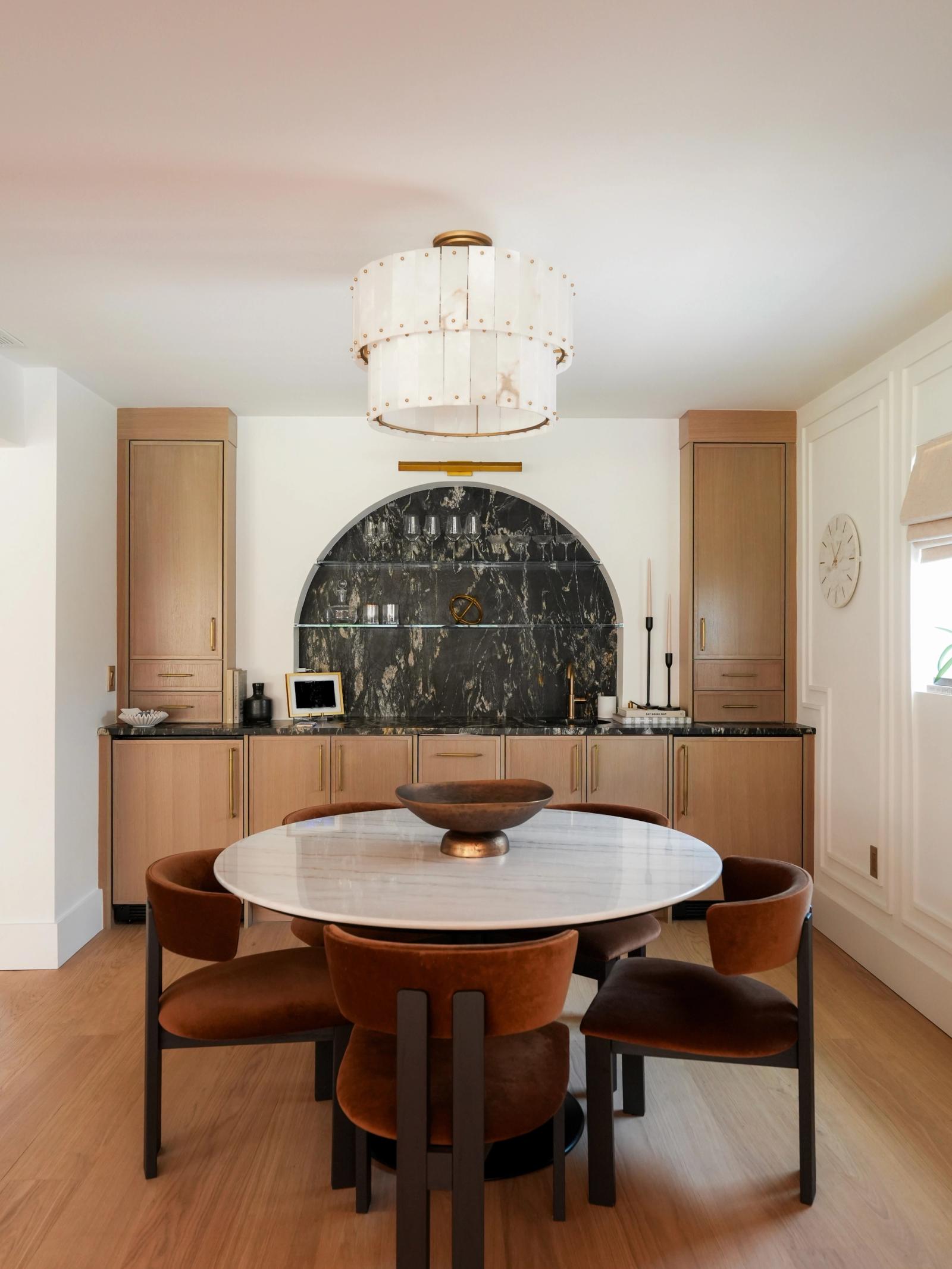 Chic Dining Room/Wet Bar, photo 2
