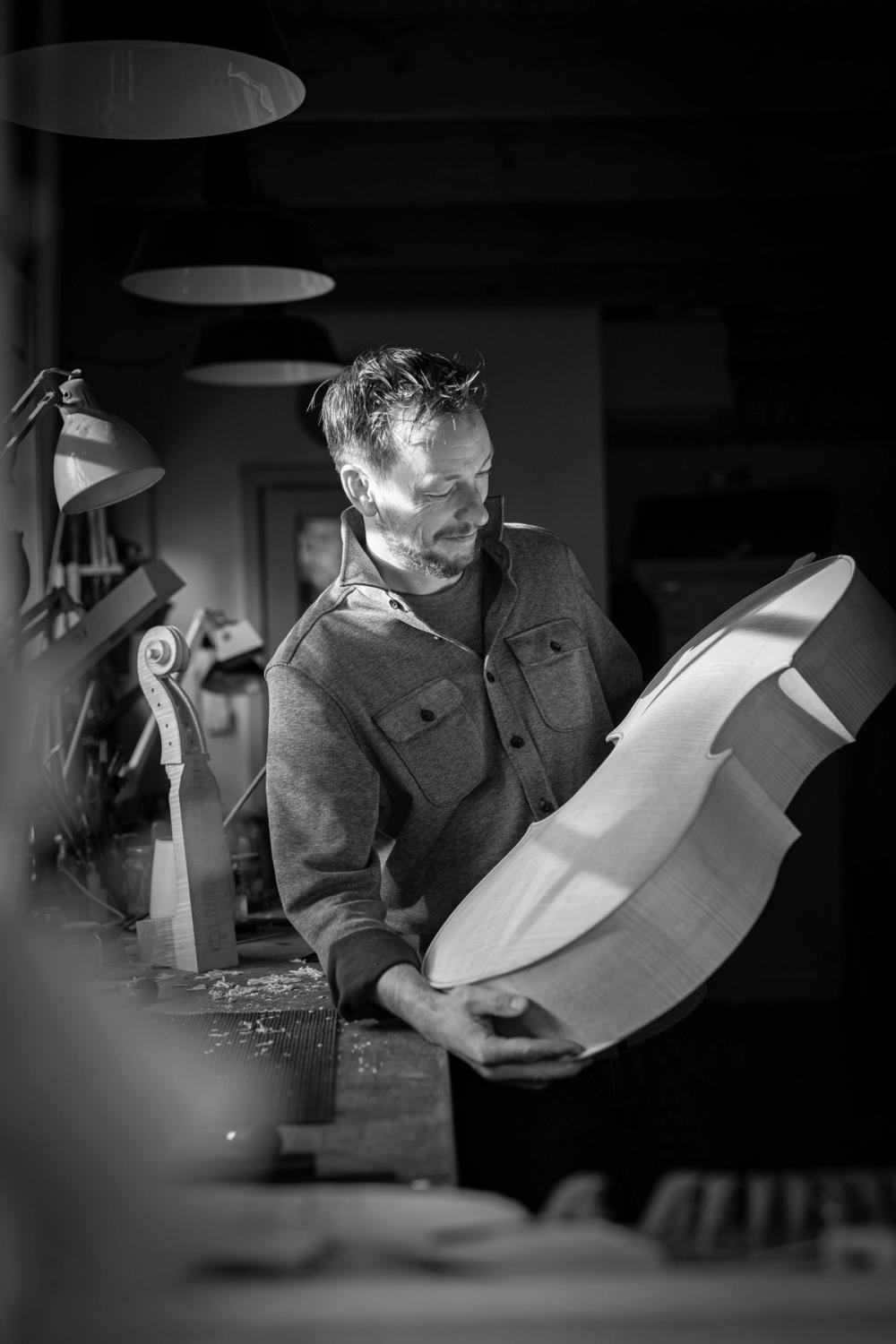 Ian Crawford McWilliams | Geigenbauer - Masonry 6
