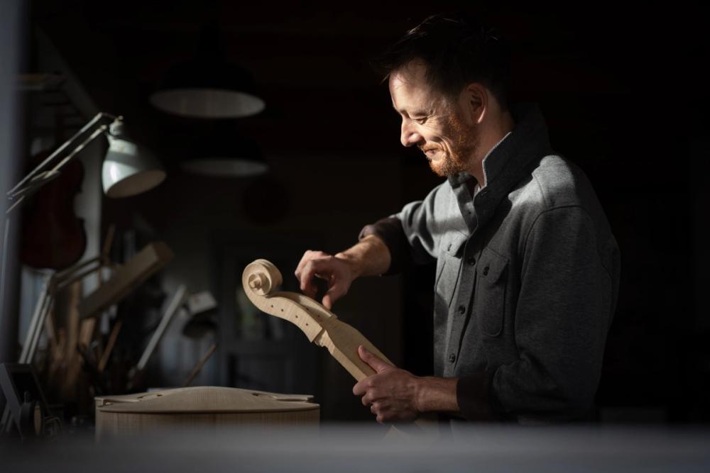 Ian Crawford McWilliams | Geigenbauer - Masonry 7