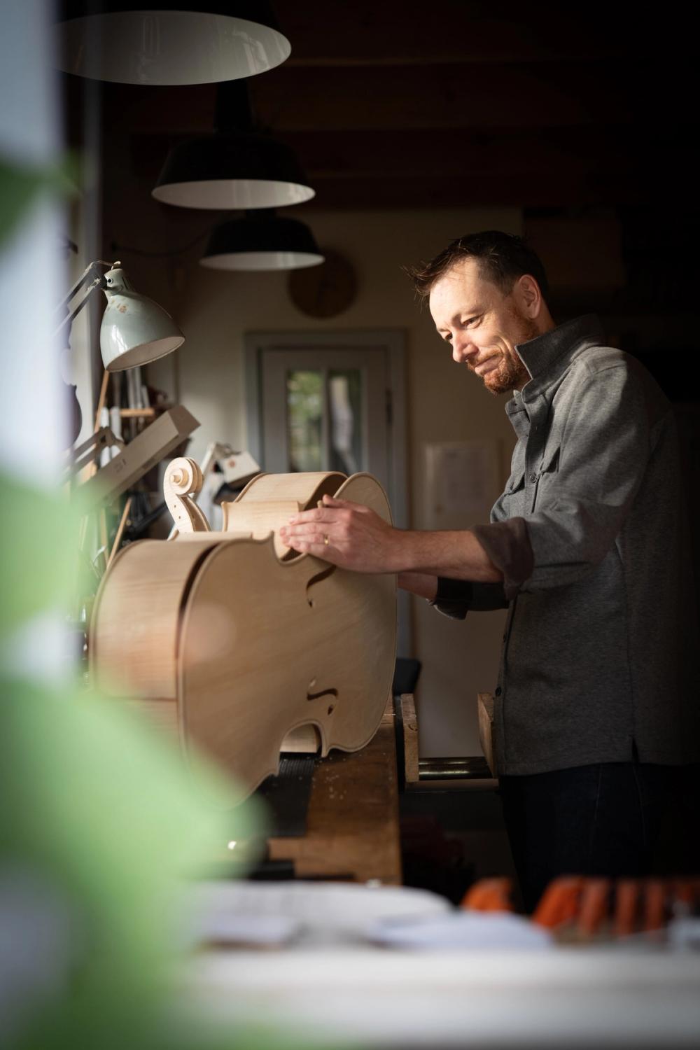 Ian Crawford McWilliams | Geigenbauer - Masonry 5