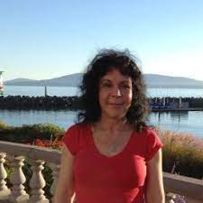 Roxanne Nelson