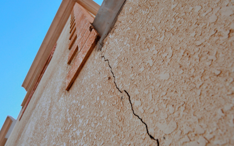 Fissure sur une maison