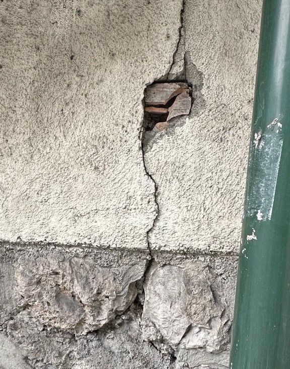 Expertise avant achat Propriété à Beausoleil - Fissure mûr de clôture