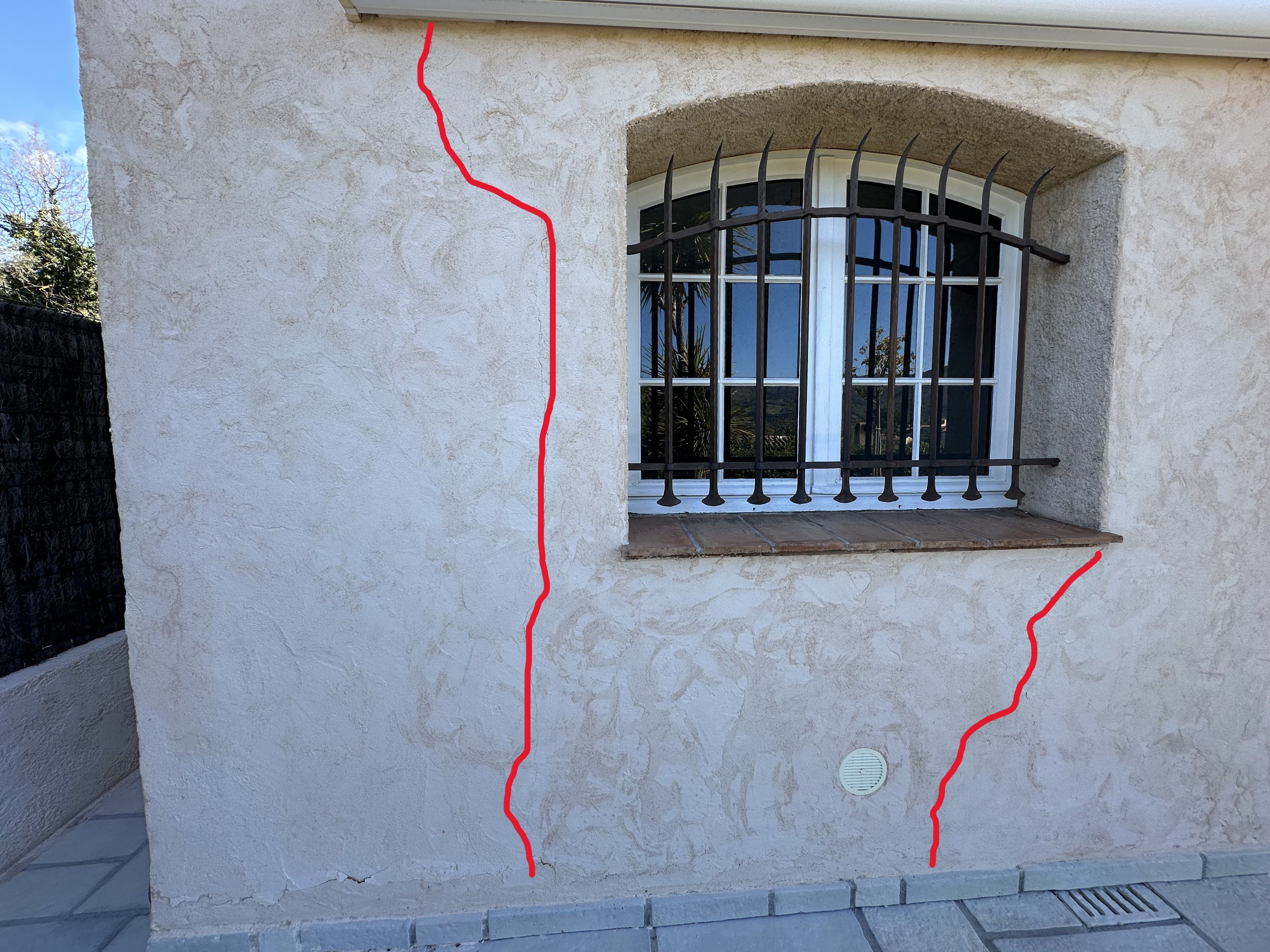 Expertise avant achat - Fissure façade - Maison située à Pégomas