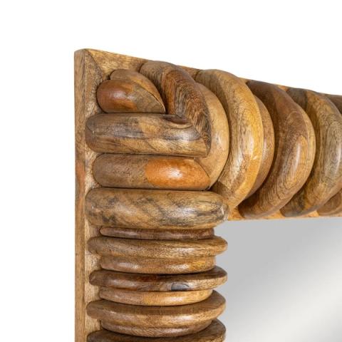 Detalle de las estrías talladas de madera de mango