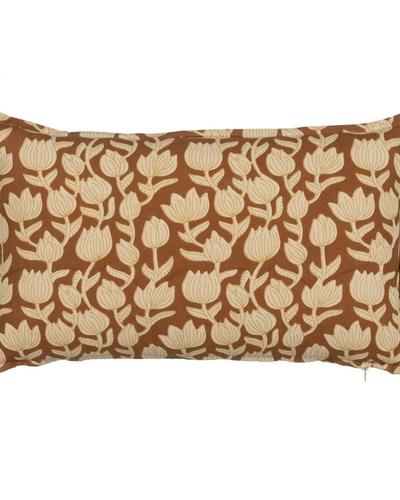 Cojín beige y marrón de motivos botánicos — vista completa