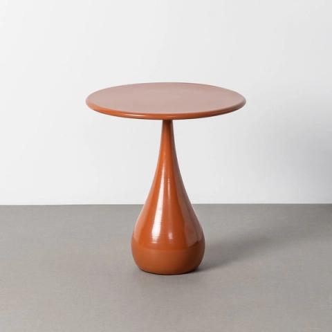 Mesa auxiliar terracota con base alargada