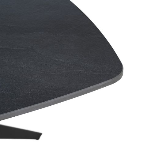 Mesa de centro negra de piedra sinterizada, detalle del tablero