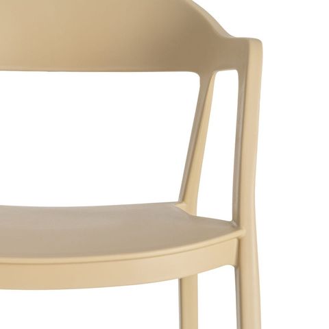 Detalle del asiento y el respaldo de la silla caqui