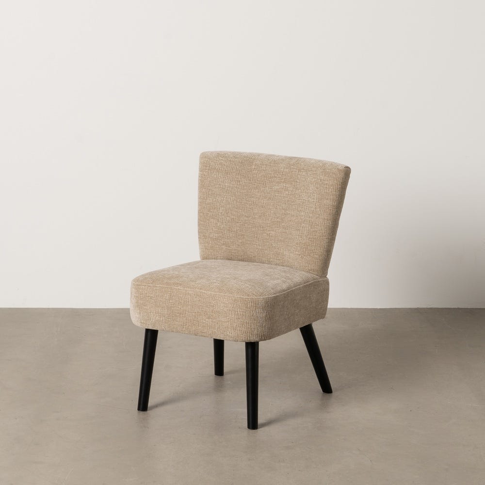 Sillón beige de respaldo recto