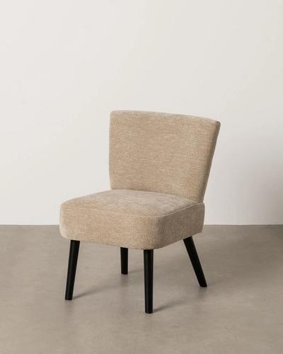 Sillón beige de respaldo recto