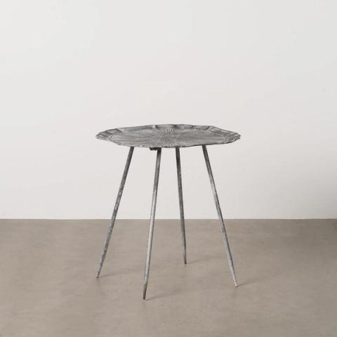 Mesa auxiliar gris con patas finas
