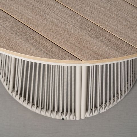Mesa de comedor de exterior de polywood y ratán PE, detalle del ratán sintético