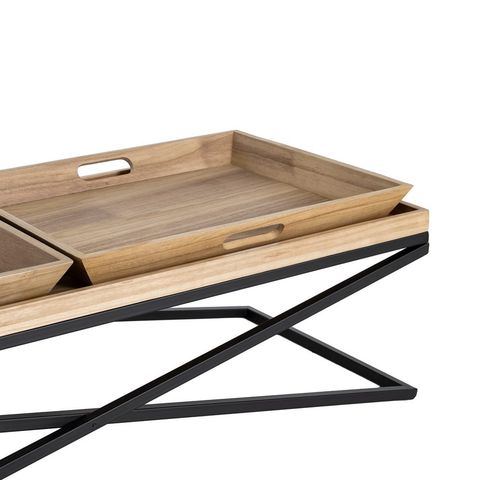 Mesa de centro con bandejas en natural y negro, detalle de las bandejas