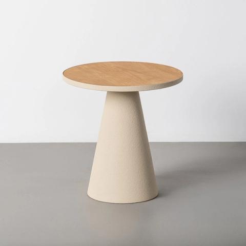 Mesa auxiliar en natural y crema con base cónica