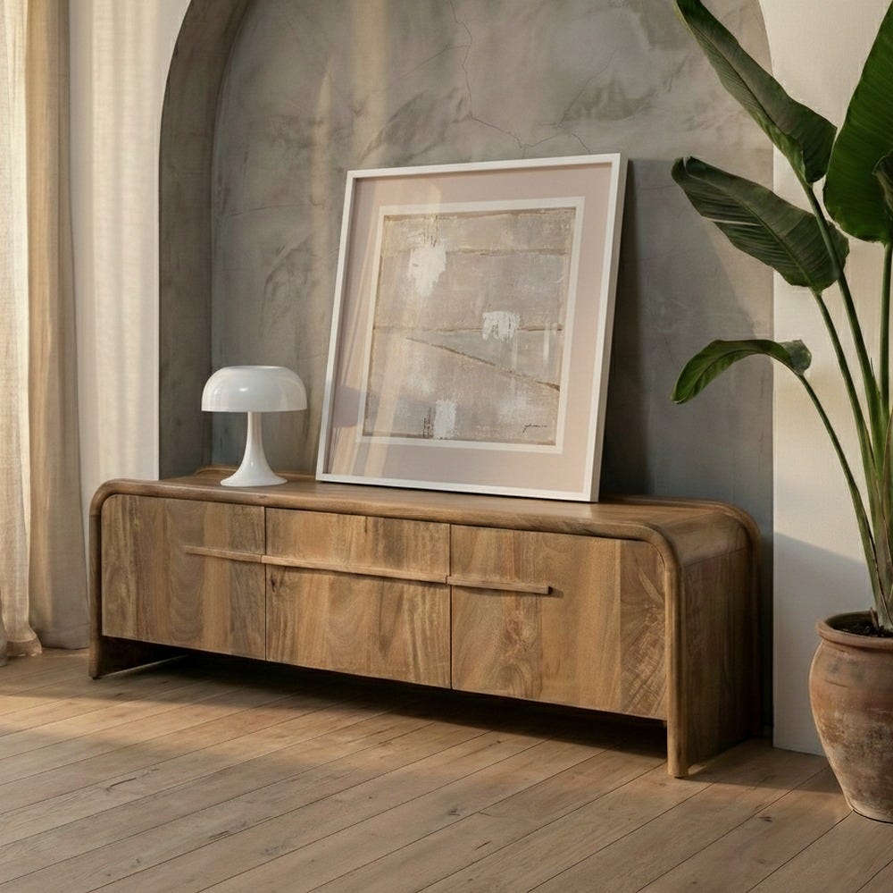 Mueble de TV de mango con frente curvo