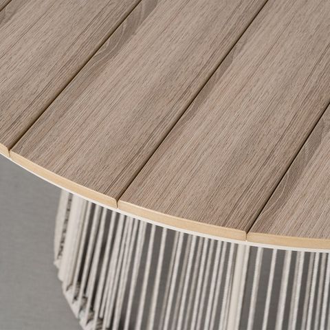 Mesa de comedor de exterior de polywood y ratán PE, detalle del polywood