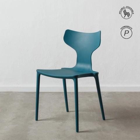 Silla apilable azul de respaldo estrechado