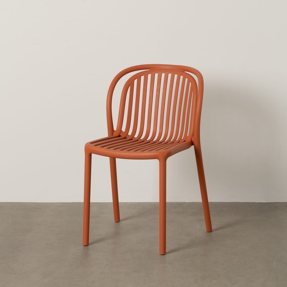 Silla apilable terracota de respaldo redondeado