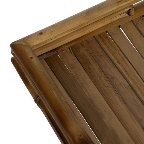 Mesa auxiliar de bambú con bandeja, detalle de la bandeja de bambú