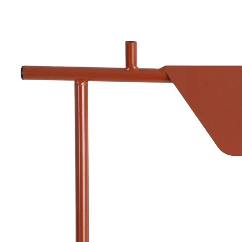 Lámpara de pie terracota con pantalla angular — detalle