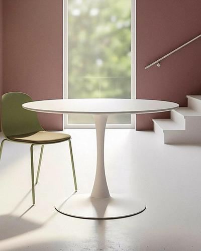 Mesa de comedor blanca con pie tulipa