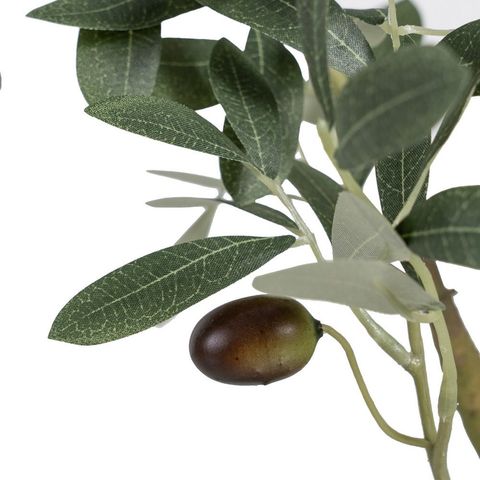 Detalle de las hojas y las aceitunas del olivo artificial