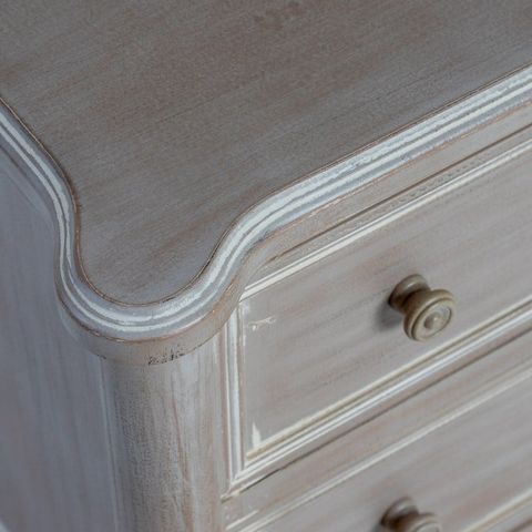 Cómoda baja marrón claro de abeto y DM, detalle del frente