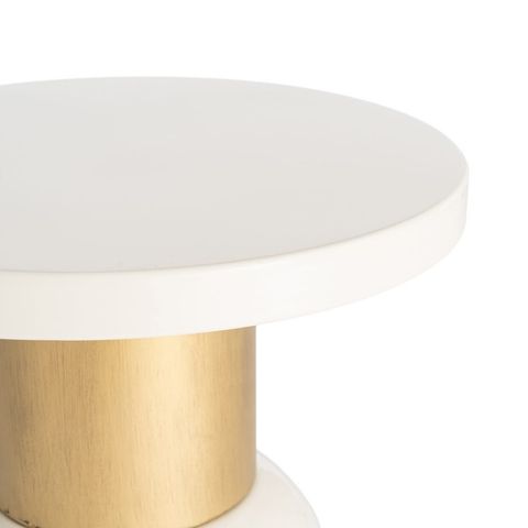 Mesa auxiliar blanca con cuello dorado, detalle del tablero