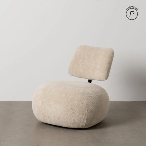 Sillón beige de respaldo flotante