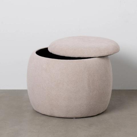 Puf baúl beige con la tapa abierta